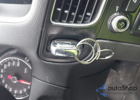 2015 Audi Q5 2.0T Premium z USA, uszkodzony, nr VIN WA1CFAFP5FA132383